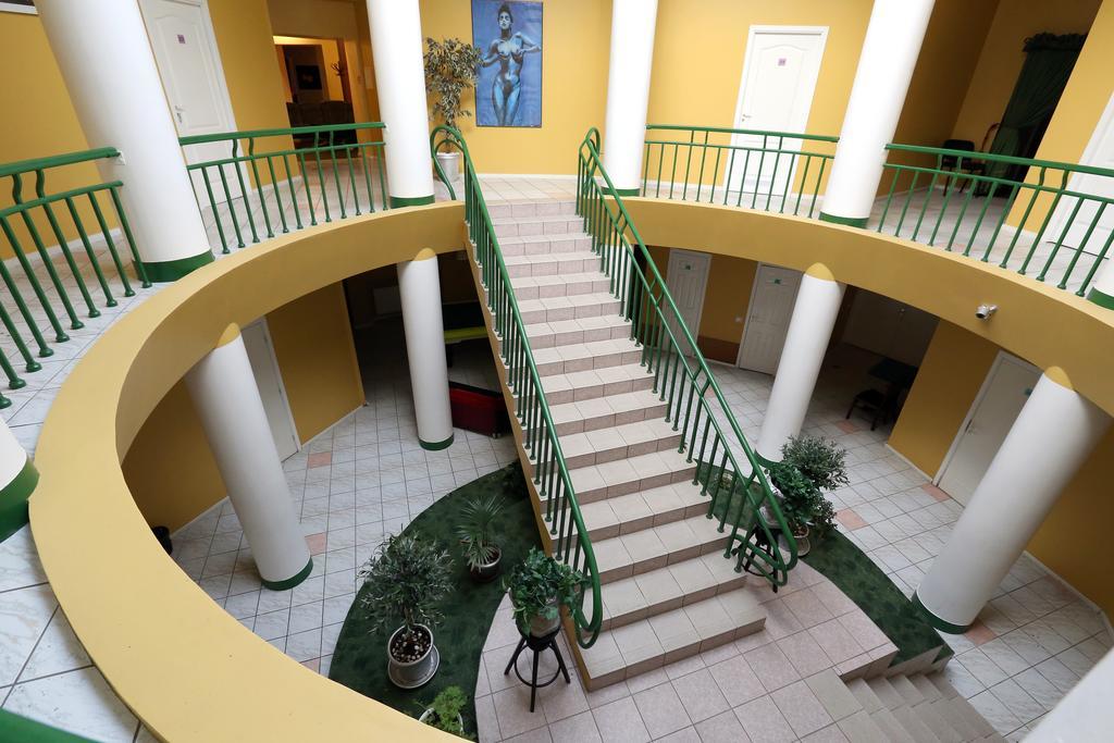 Vaivorykste Hotel Šiauliai Екстериор снимка