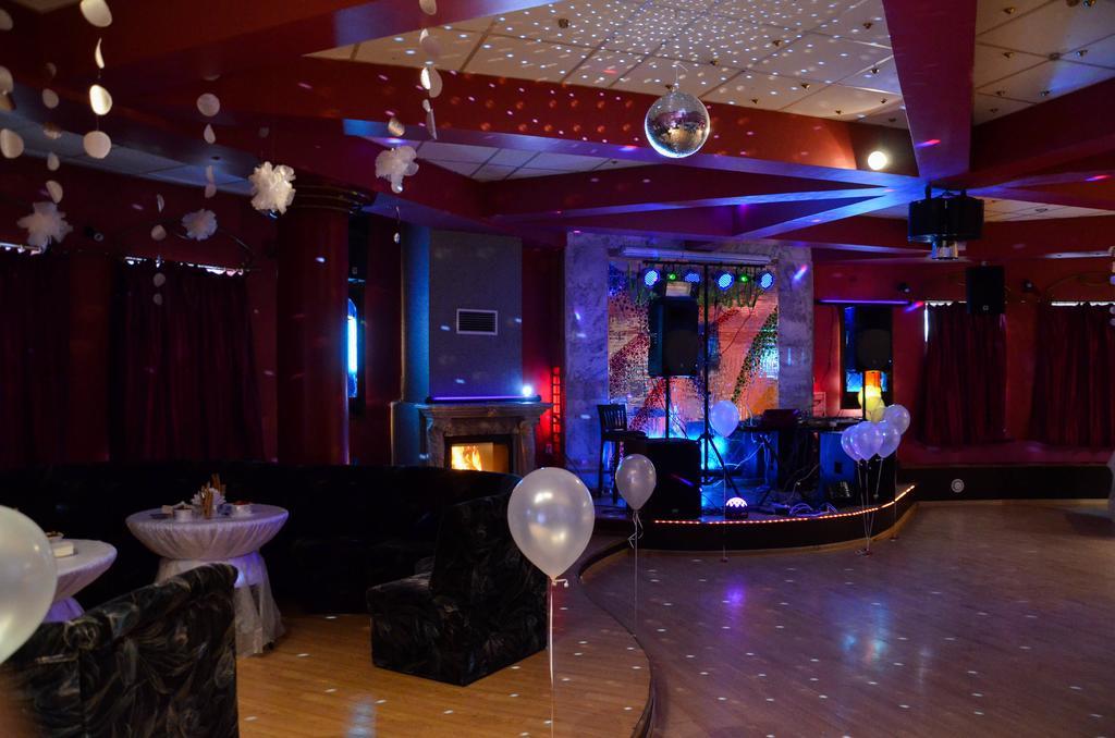 Vaivorykste Hotel Šiauliai Екстериор снимка